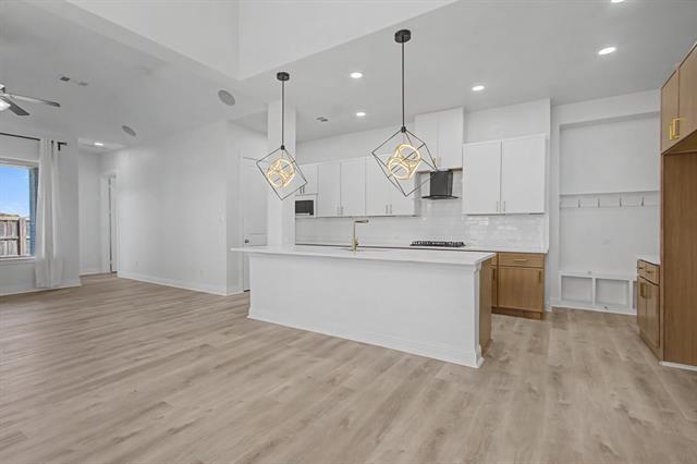 Building Photo - 523 Paddock Way