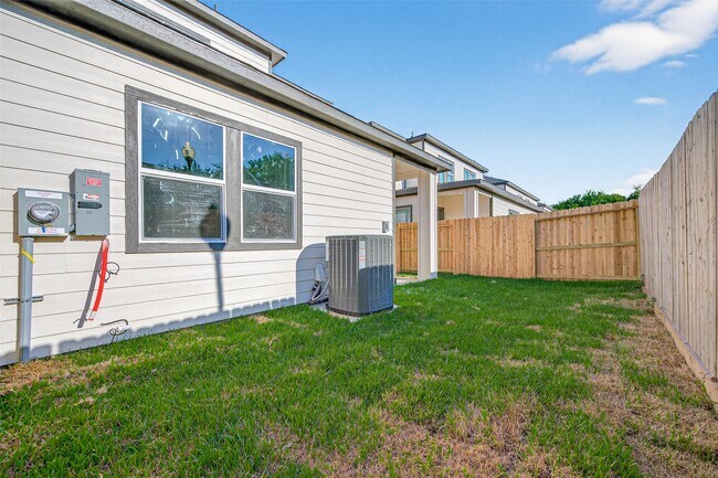 Building Photo - 4330 Avron Dr