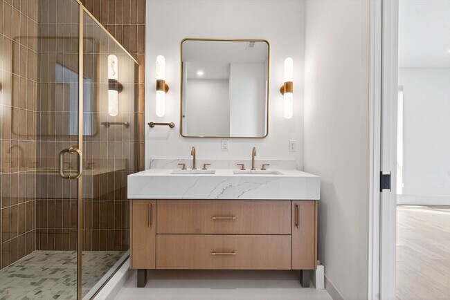 Building Photo - 1114 Beacon St