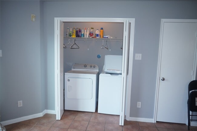 Building Photo - 2663 Skyview Grove Ct