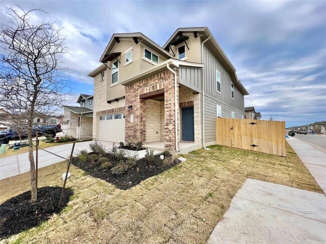 Building Photo - 3200 College Park Dr