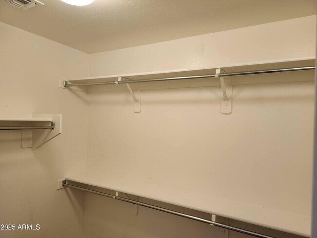 Building Photo - 148 N 56th Pl