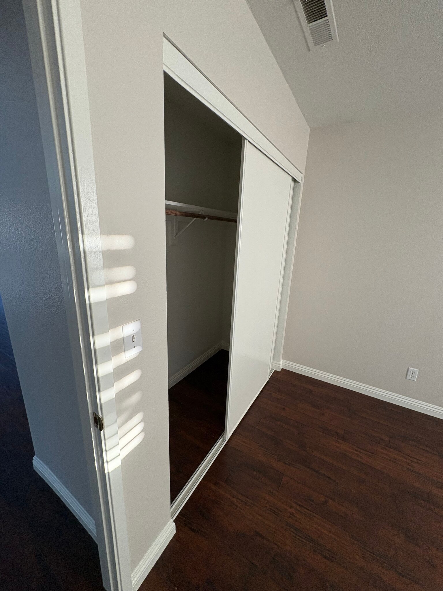 Building Photo - 29957 Oakbridge Dr