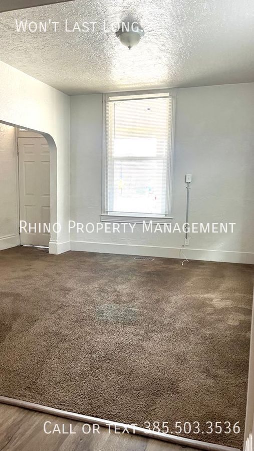 Building Photo - 807 20th St