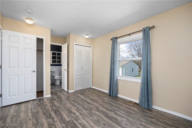 Building Photo - 17050 Sheldon Rd