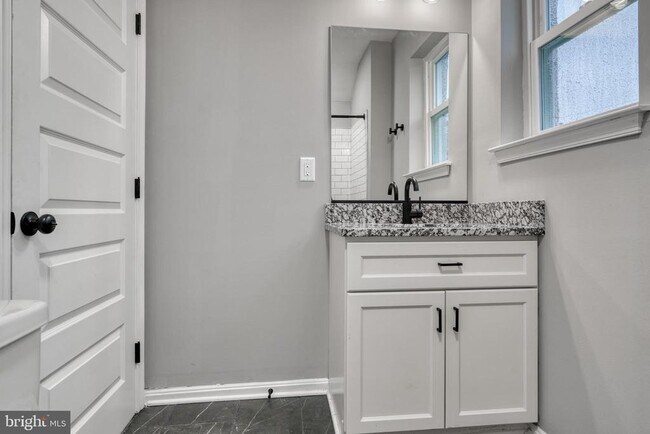 Building Photo - 6722 Brentwood Ave