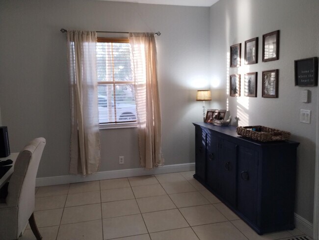 Building Photo - 2888 Hidden Hills Rd