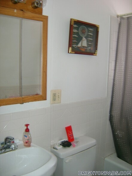 Building Photo - 27 Egremont Rd