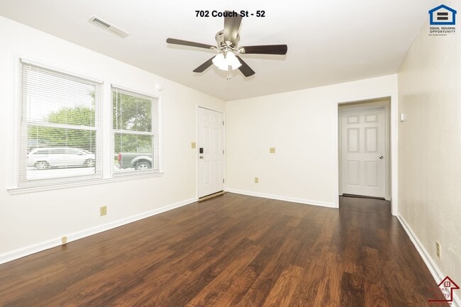 Building Photo - 702 Couch St