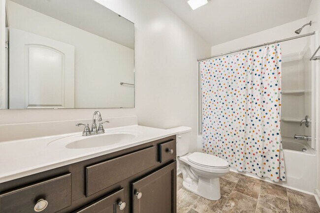 Building Photo - Energy-Efficient 3-Bed, 2.5-Bath Home in Benson!