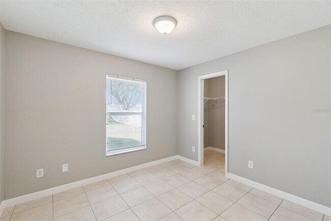 Building Photo - 886 Scenic View Cir