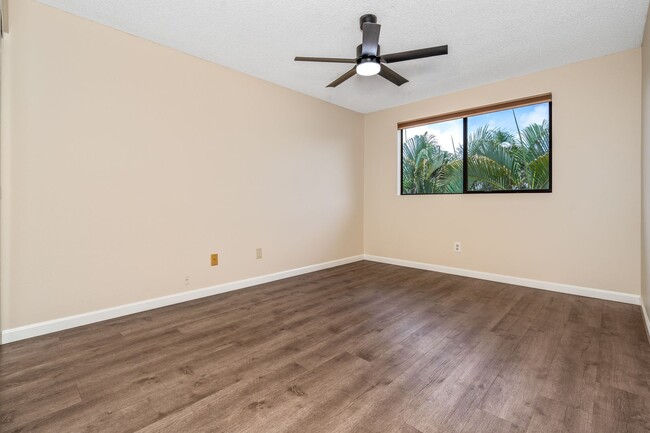Building Photo - 2-bedroom, 2-bathroom Condo at Kihei Shores!