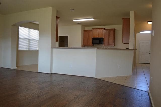 Building Photo - 1010 Utopia Ln