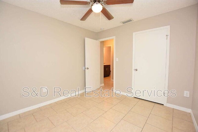 Building Photo - 1139 Mercury Dr W