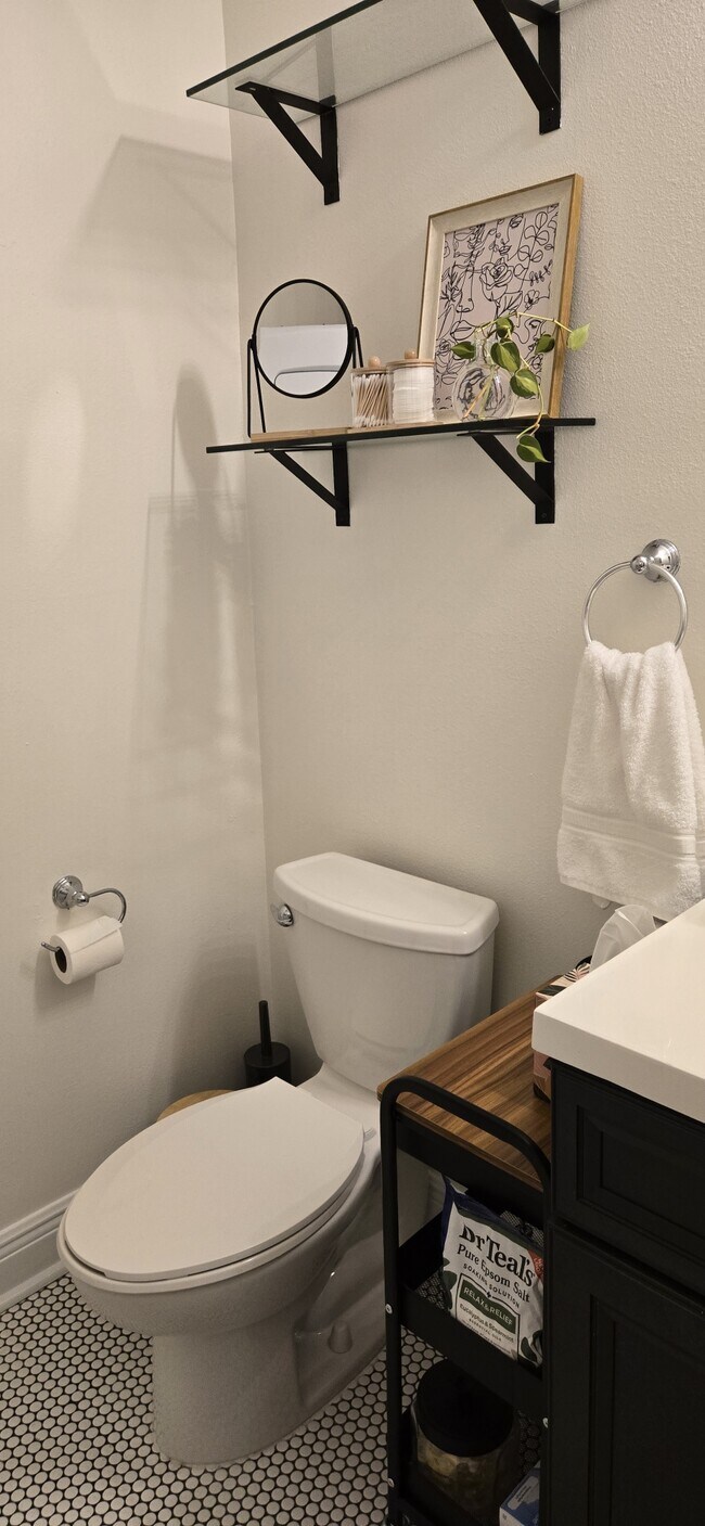 Bathroom - 3728 Constance St