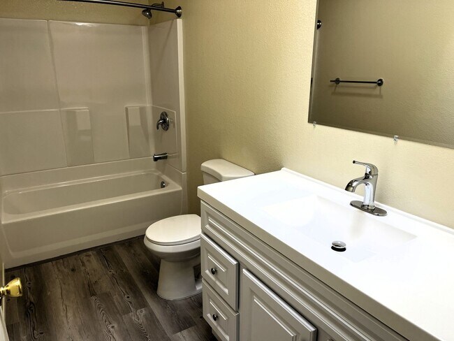 Building Photo - 31 W Dollison St