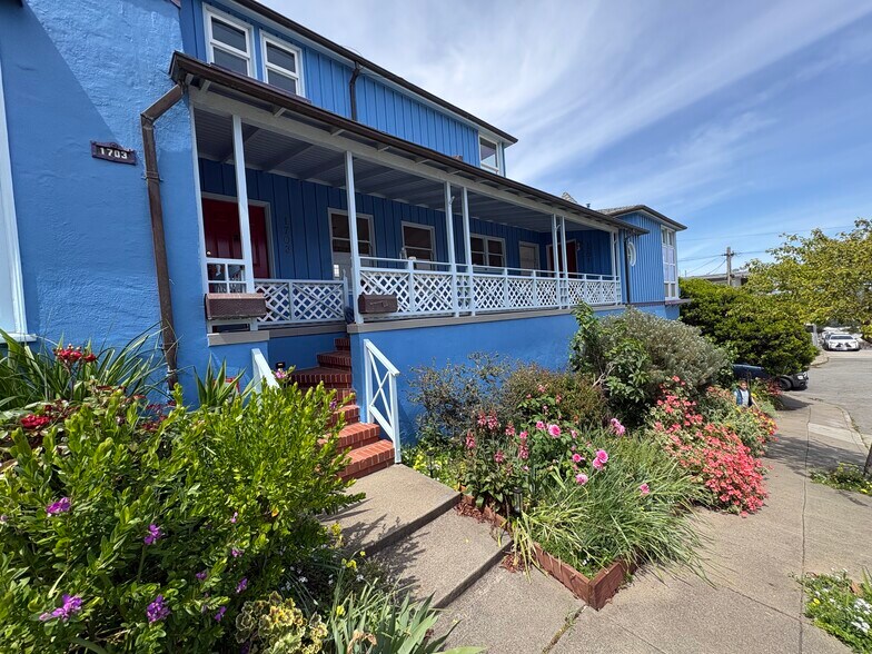 Building Photo - 1703 Funston Ave