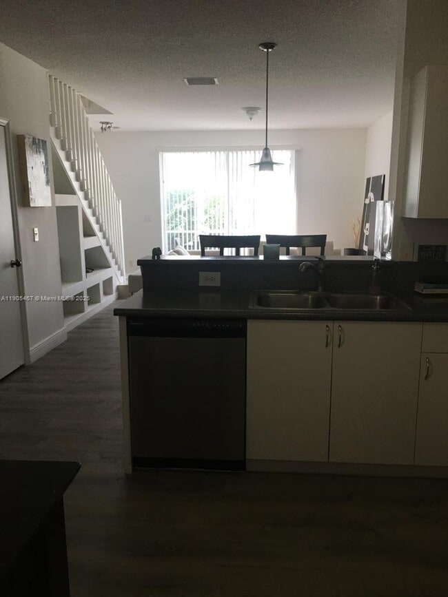 Building Photo - 3870 San Simeon Cir