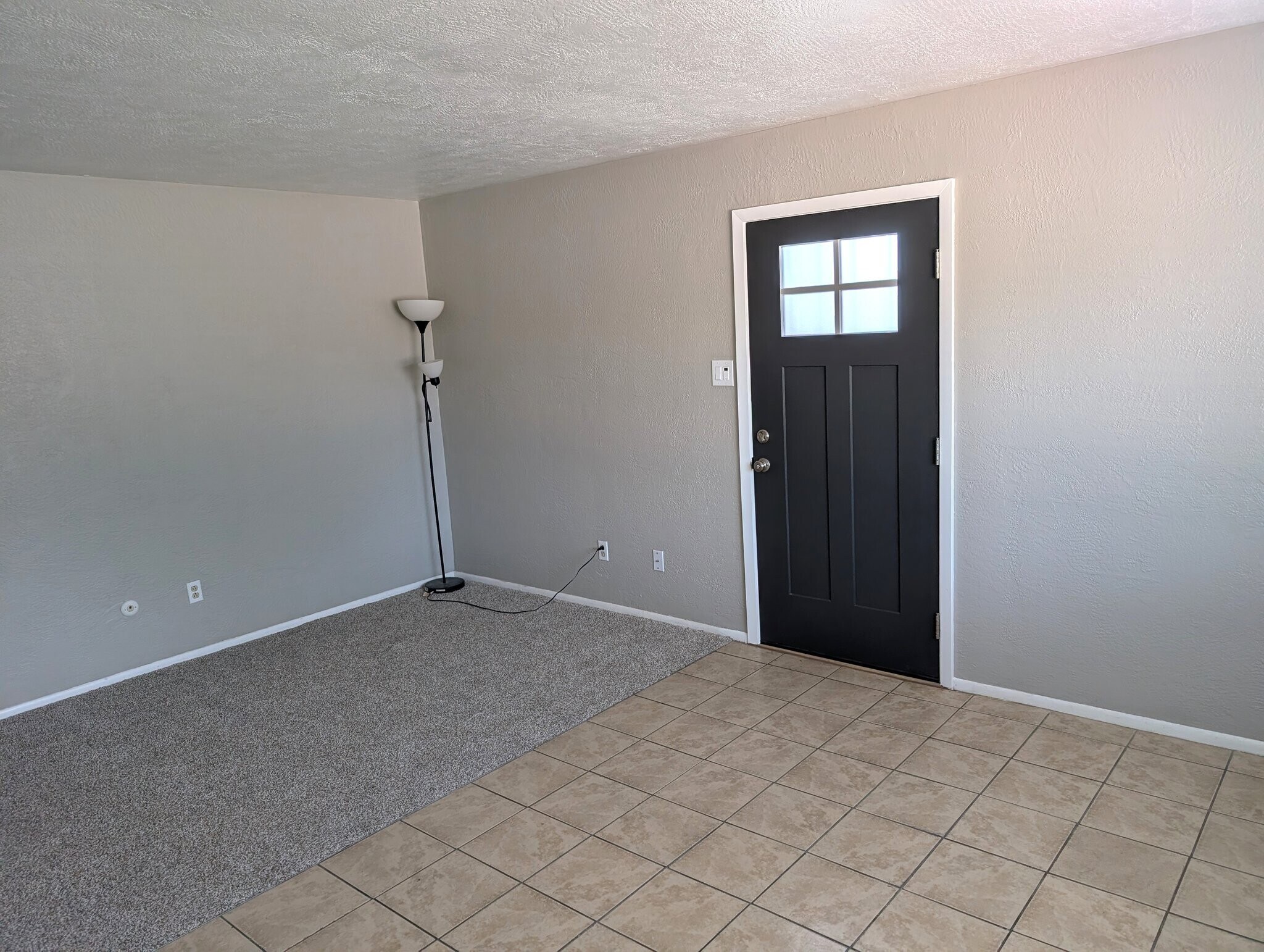 Building Photo - 10204 Candelaria Rd NE