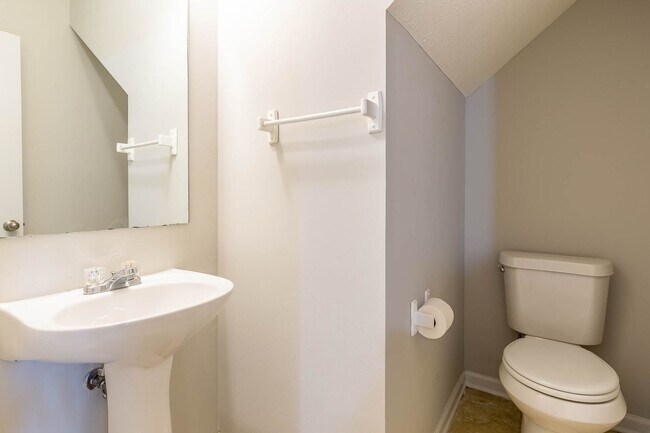 Building Photo - 752 Holland Ridge Dr