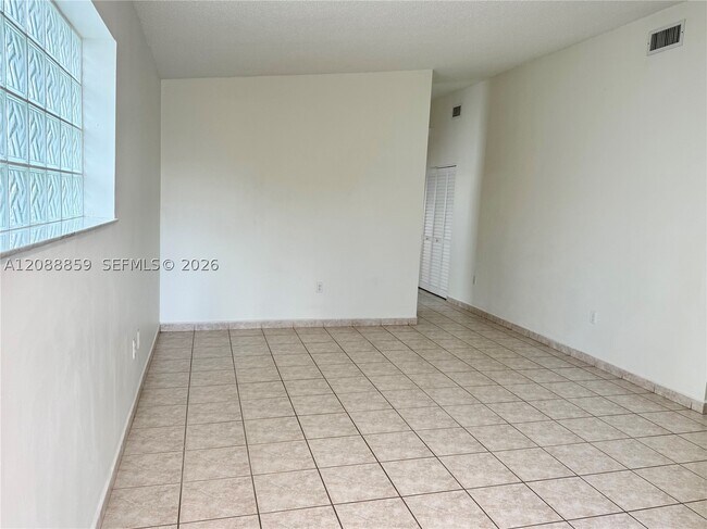 Building Photo - 3559 W 71st Terrace