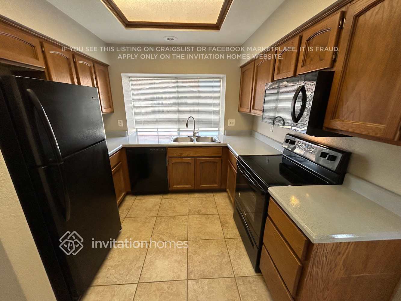 Building Photo - 7037 N 28th Dr