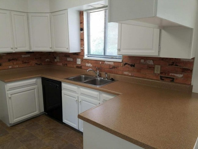 Building Photo - 2813 Shoal Cir