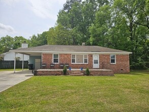 Building Photo - 2 Henderson Dr