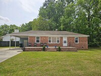 Building Photo - 2 Henderson Dr