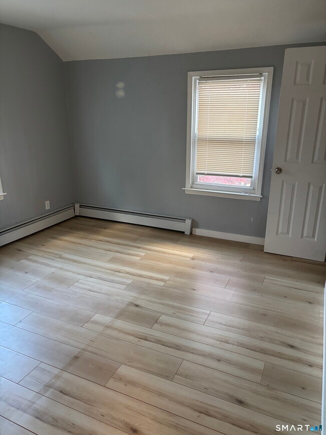 Building Photo - 58 Garden Dr