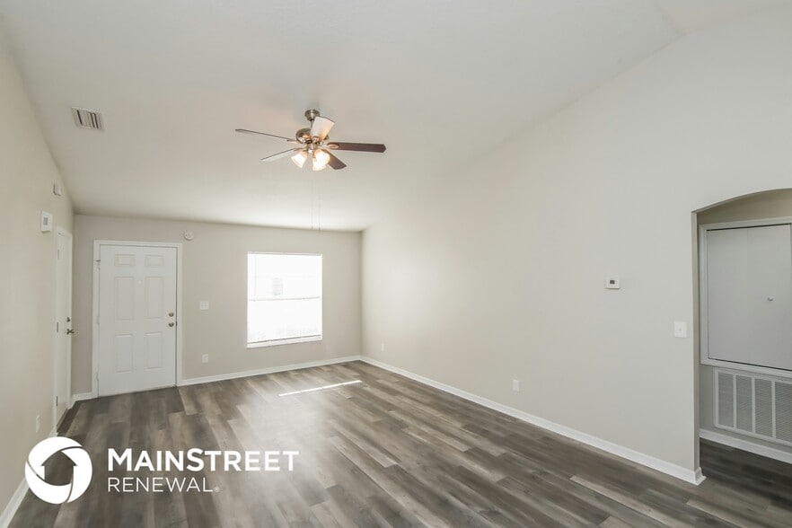 Building Photo - 2511 Palomar Ave SE