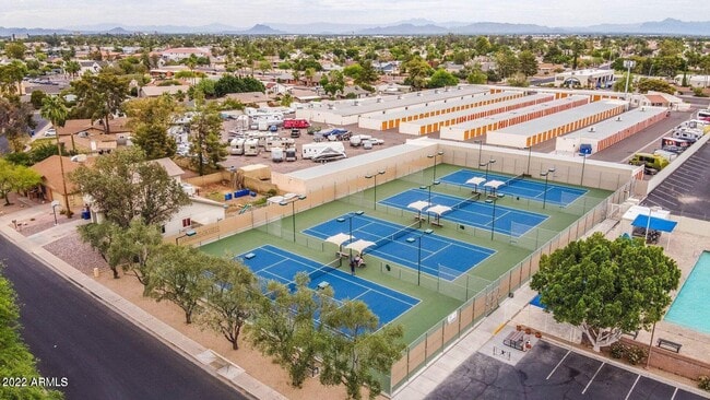 Building Photo - 1920 W Lindner Ave