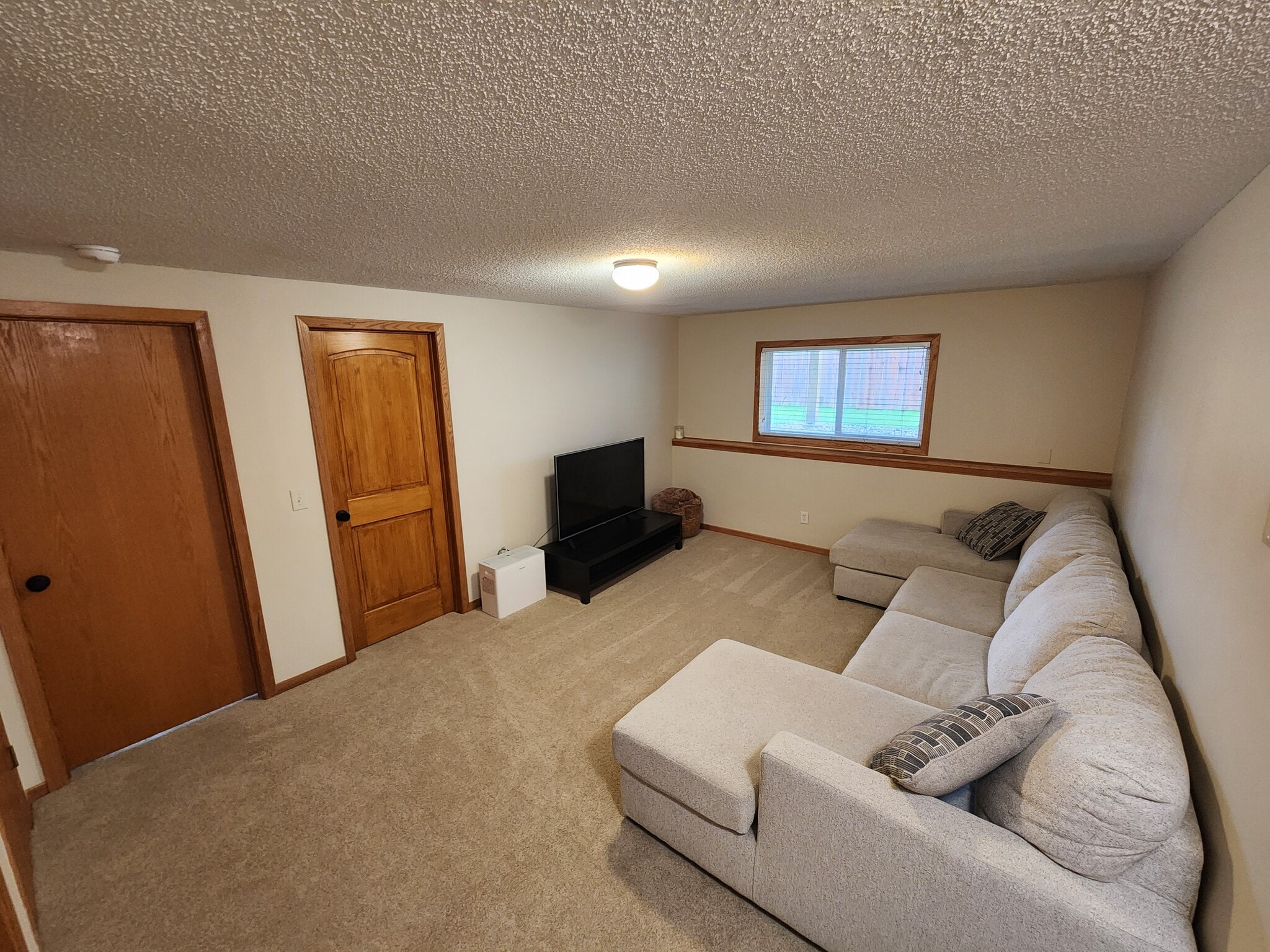 Building Photo - 301 Appleblossom Ln