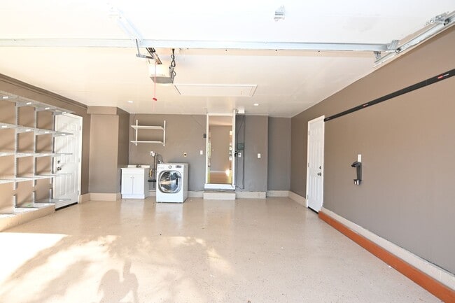 Building Photo - Updated Sunnyvale Beauty, 3/2 with AC