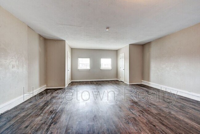 Building Photo - 917 NE 81st St