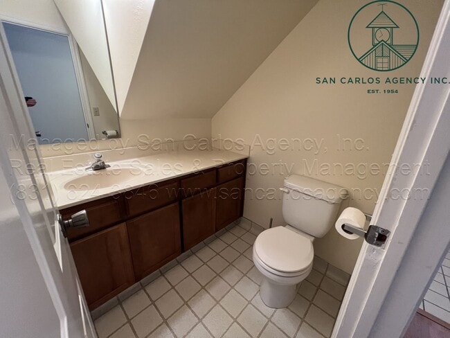 Building Photo - Two Bed Pacific Grove Condo in Gated Commu...