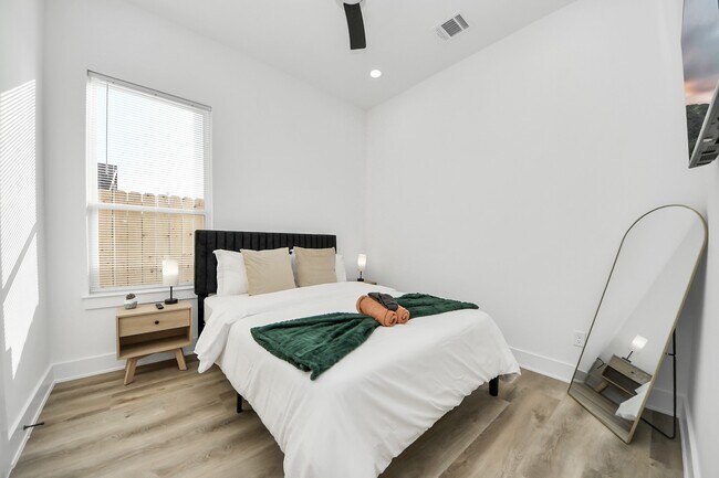 Building Photo - 3909 Maggie St