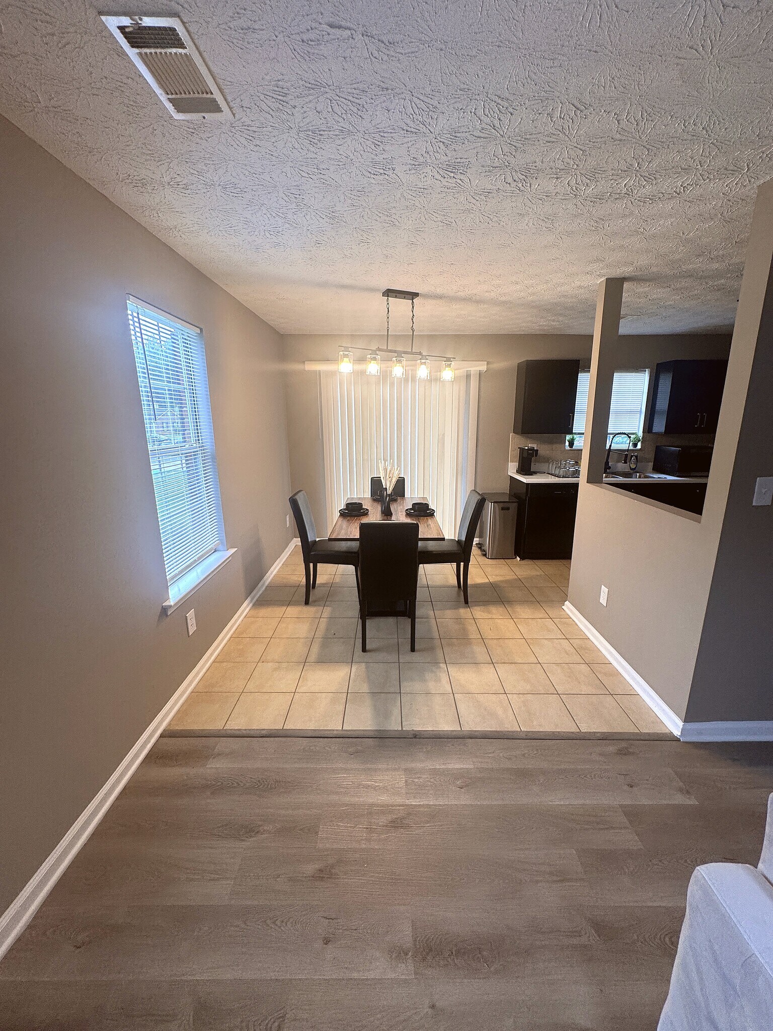 Dinning Area - 5789 Summerglen Ln