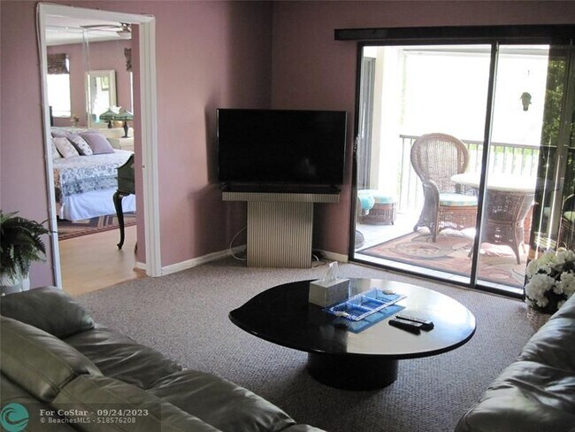 Building Photo - 2240 N Cypress Bend Dr