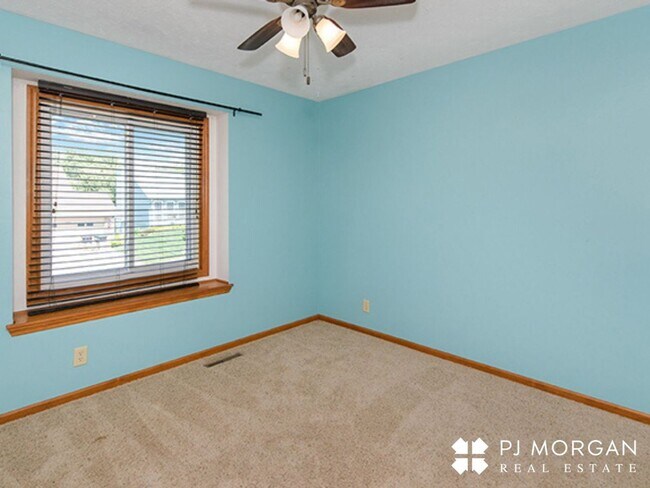 Building Photo - 16911 N Circle - Coming Soon