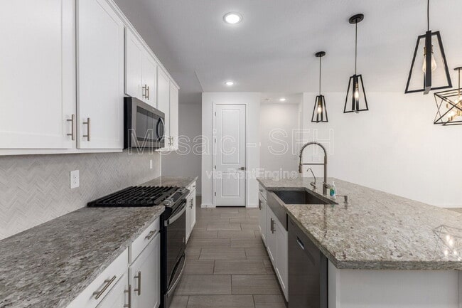 Building Photo - 35394 N Perennial St