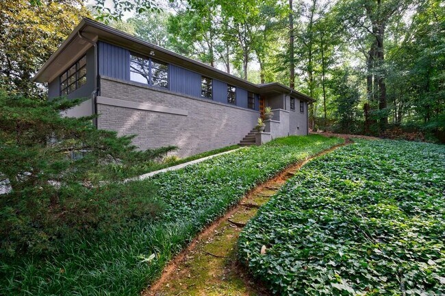 Building Photo - 776 Windsor Pkwy