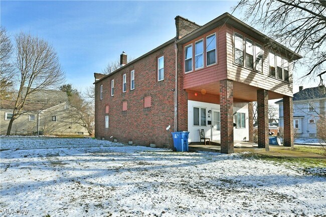 Building Photo - 401 Williams St SE