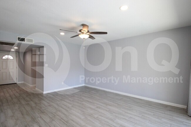 Building Photo - 8838 N 42nd Ave