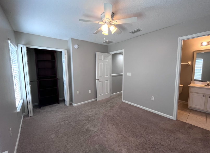 Building Photo - 1514 Fieldview Dr