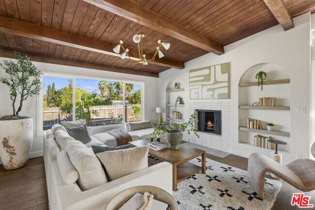 Building Photo - 4600 Don Quixote Dr