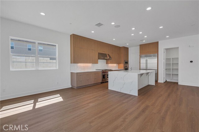 Building Photo - 27510 Elderberry Dr