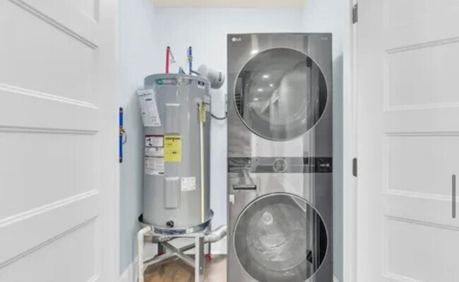 Building Photo - Gorgeous 3/2 Located 1 Block From Downtown Greenville!