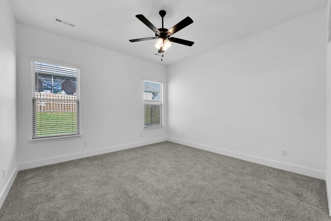 Building Photo - Brand New Home Waiting For you!