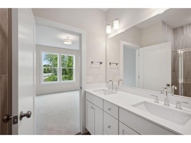 Building Photo - 13104 Ghia Ct NE